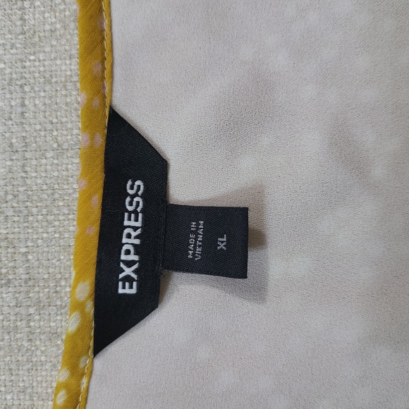 Express Blouse - Picture 8 of 8
